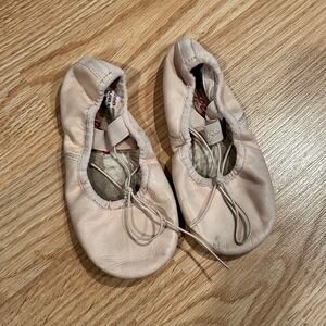 Capezio Ballet Shoes Kids 11M Pink Dance Slippers Elastic Strap Beginner